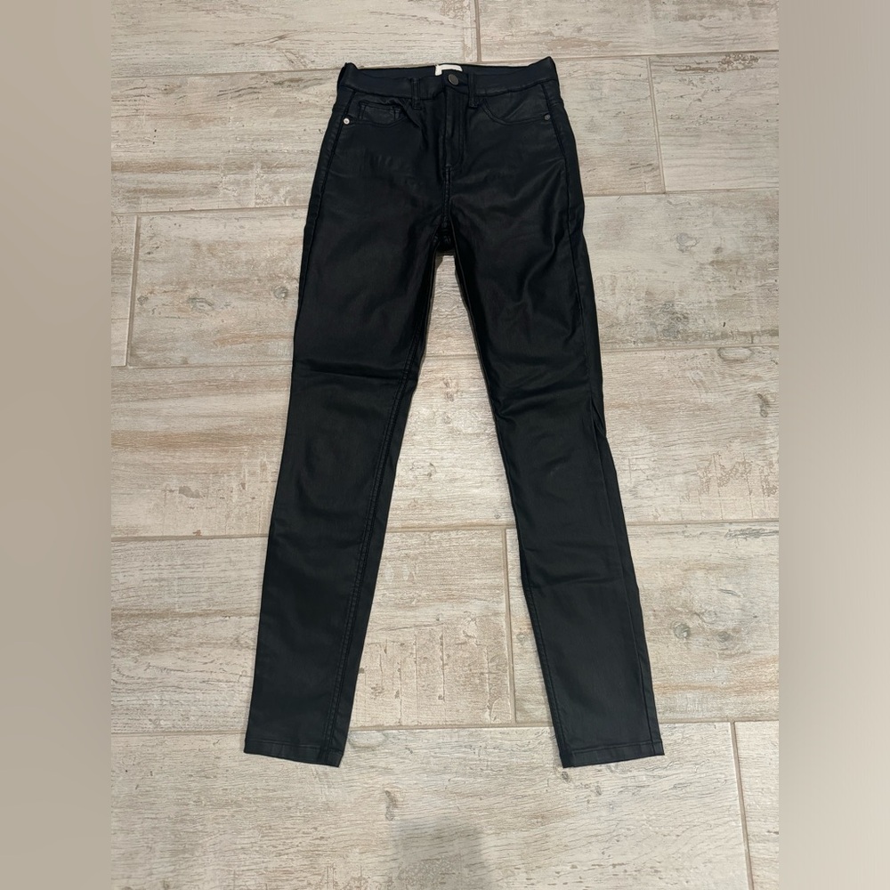 ID: 23 Leathery Coated Black Skinny Jeans Size 26
